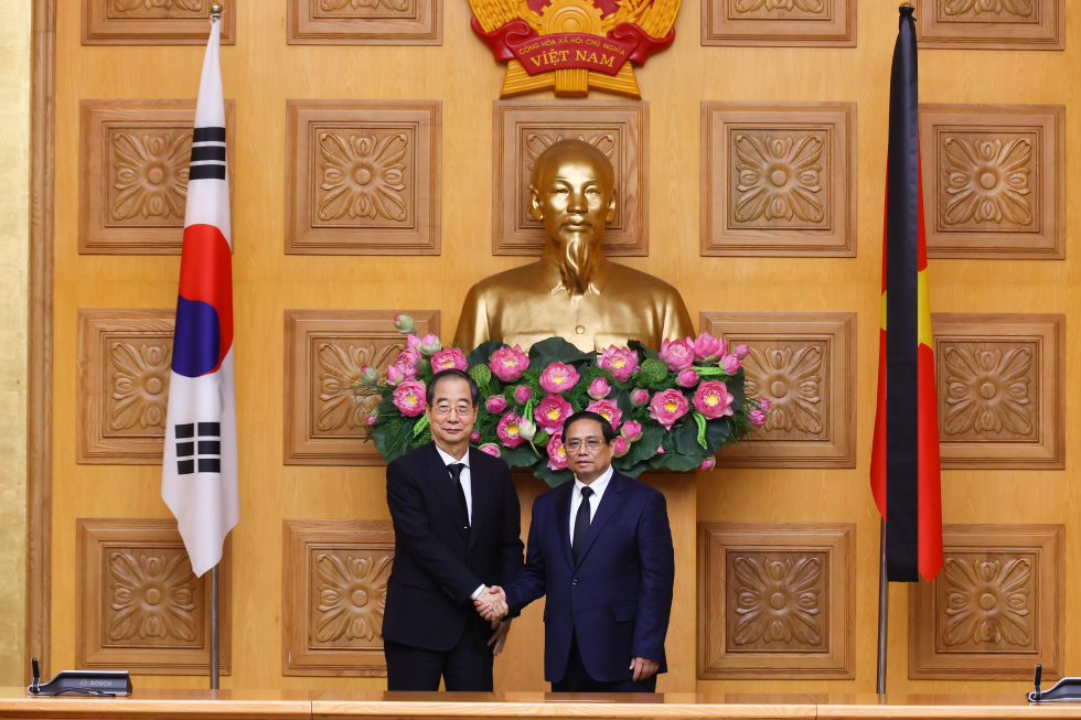 PM meets Vietnamese PM