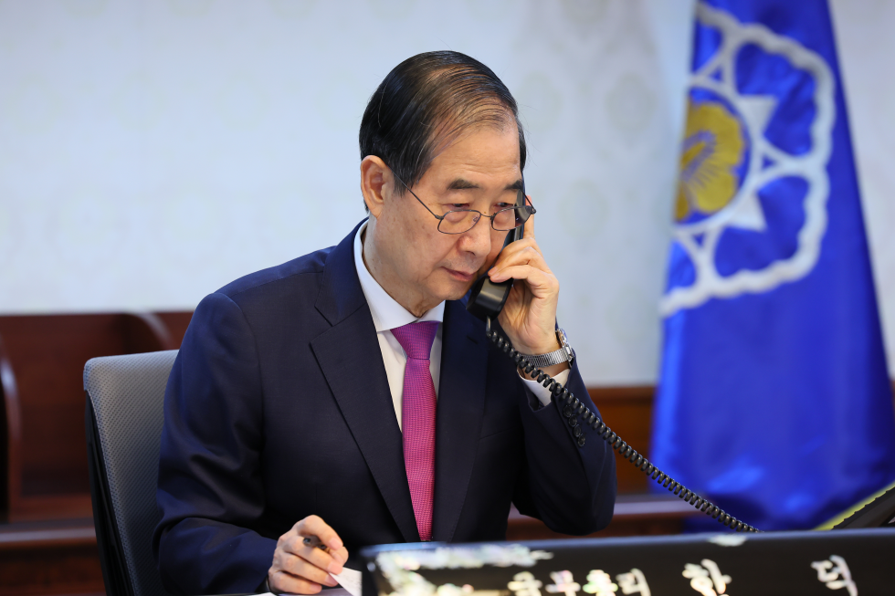 Acting President and PM holds first phone talks with U.S. President Donald Trump