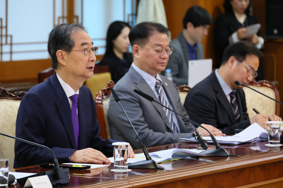 Acting president at meeting of security-related ministers