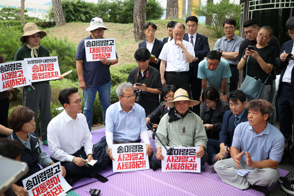 PM meets protestors from farmers' group