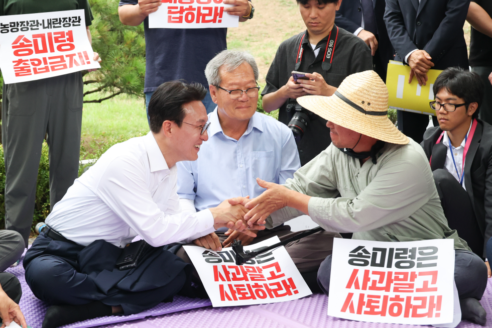PM meets protestors from farmers' group