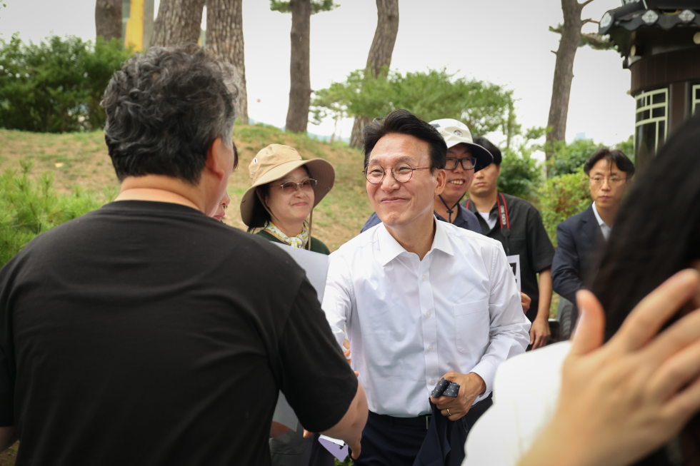 PM meets protestors from farmers' group