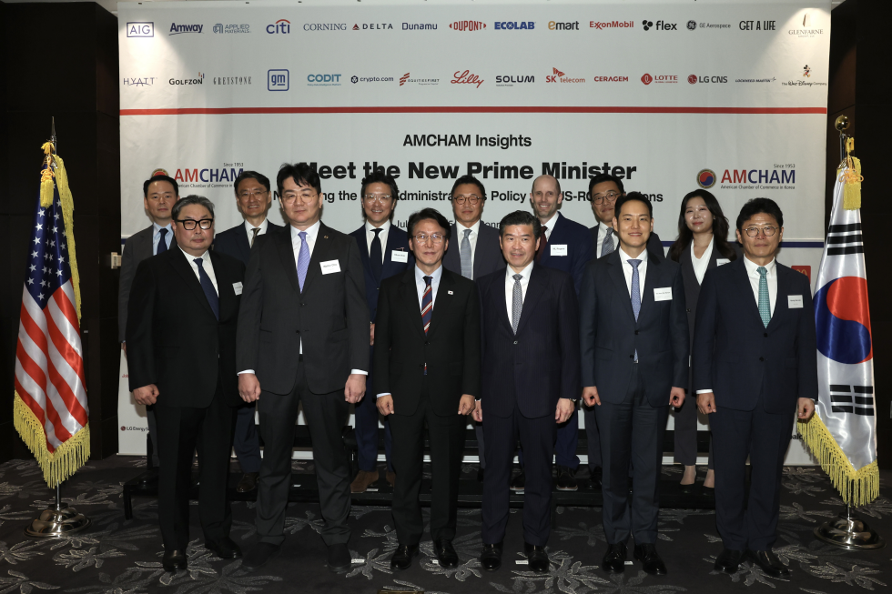 PM attends AMCHAM seminar