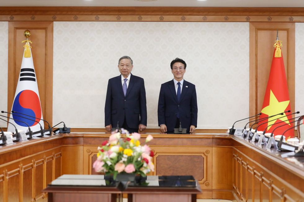PM meets To Lam, secretary general of Vietnam's Communist Party