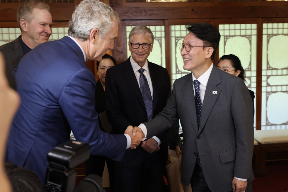 PM meets Bill Gates, Chairman of the Gates Foundation