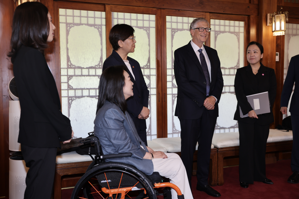 PM meets Bill Gates, Chairman of the Gates Foundation