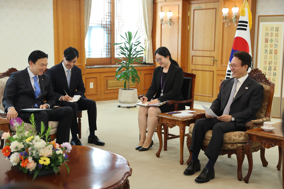 PM meets Uchral Nyam-Osor, Mongolia’s deputy prime minister and minister of economy and development