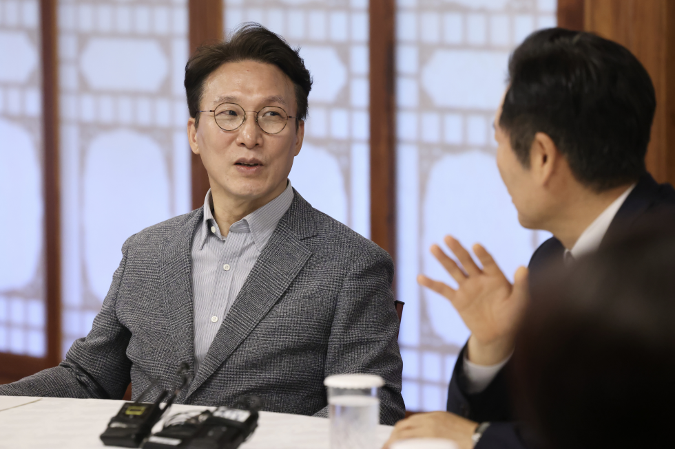 Ruling party-gov't meeting