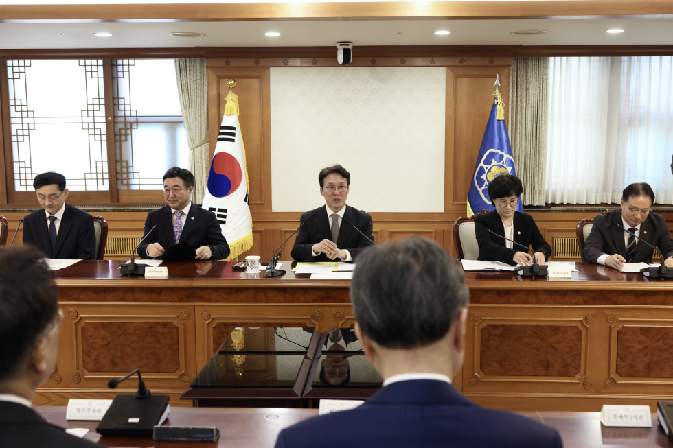 Meeting on maintaining public order and safety