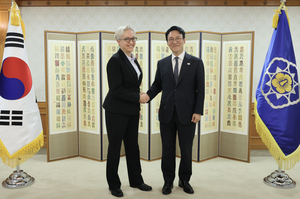 PM meets Tina Kotek, Governor of Oregon