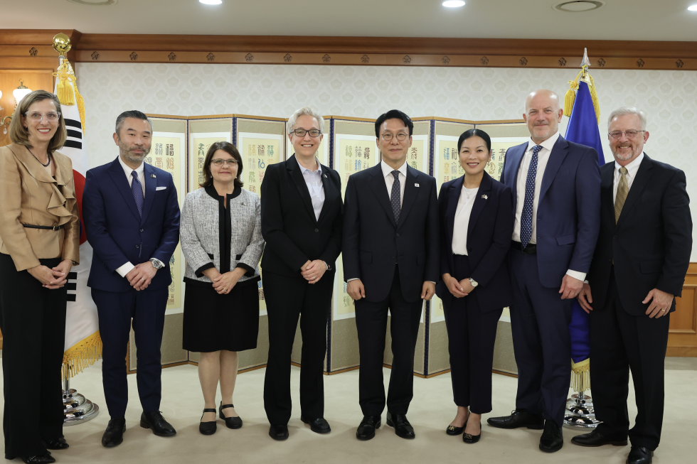 PM meets Tina Kotek, Governor of Oregon