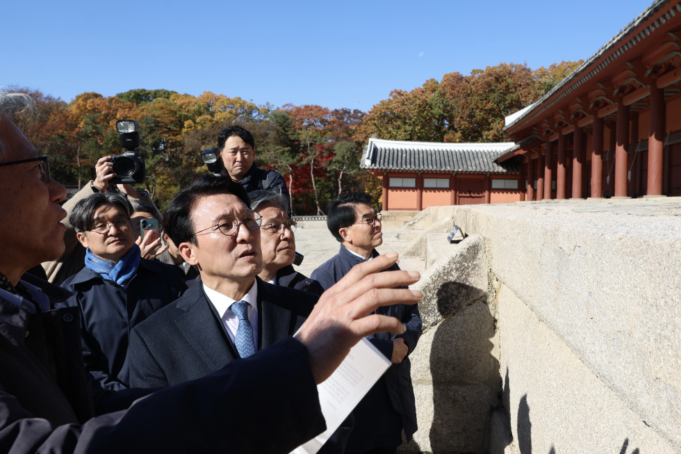 PM Kim visits Jongmyo Shrine
