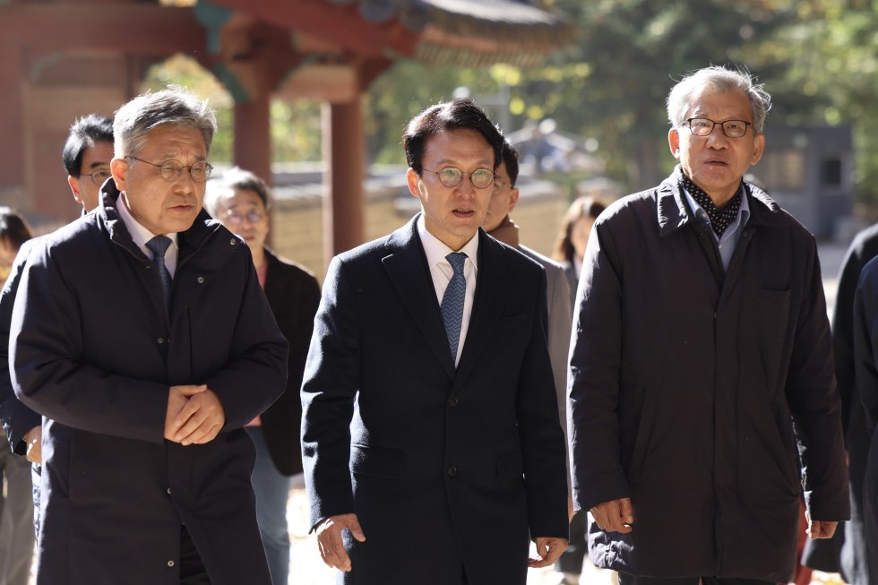 PM Kim visits Jongmyo Shrine