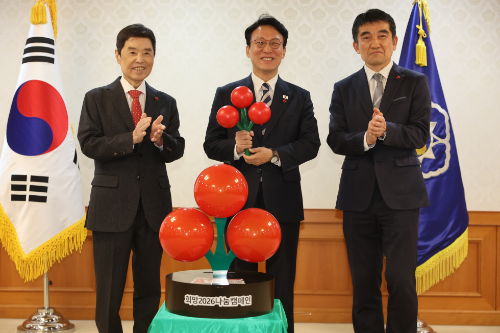 PM makes donation to charity group