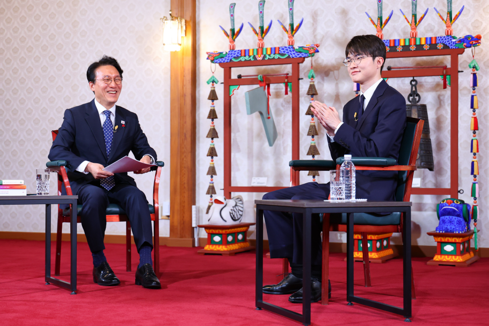 제7차 토론나라: 총리의 인터뷰