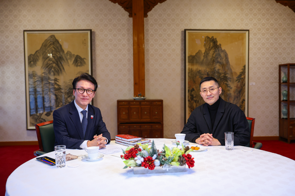 제8차 토론나라: 총리의 인터뷰