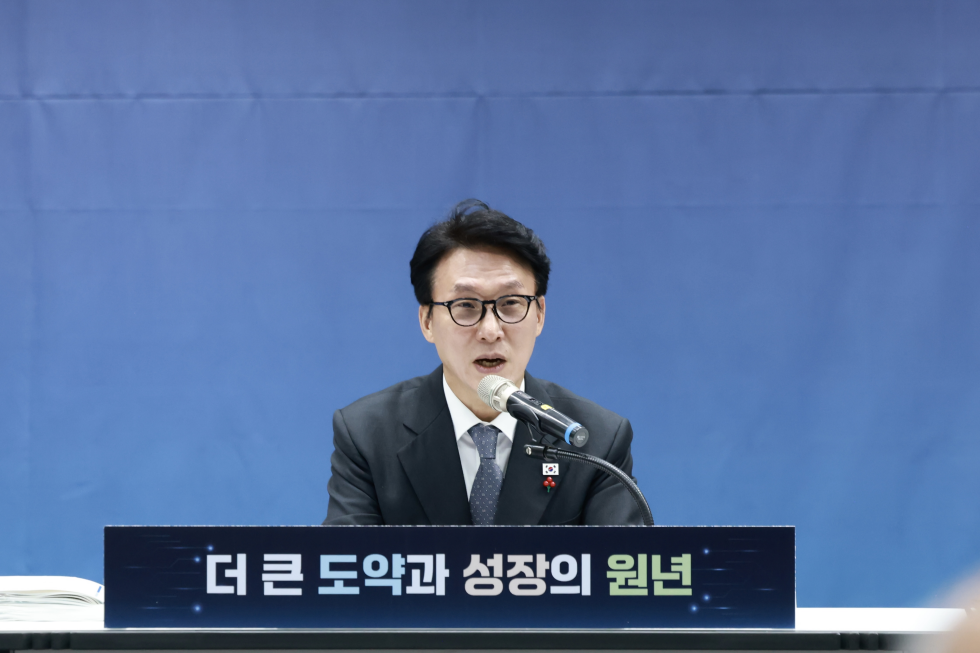 인사혁신처·법제처·식품의약품안전처·국가데이터처·지식재산처·원자력안전위원회 업무보고