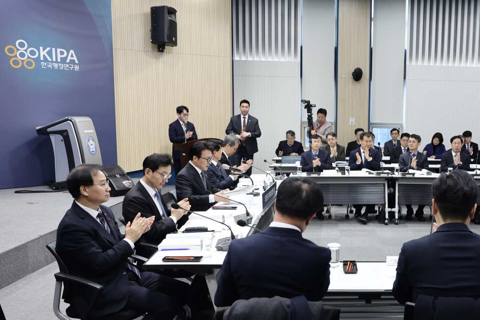 인사혁신처·법제처·식품의약품안전처·국가데이터처·지식재산처·원자력안전위원회 업무보고