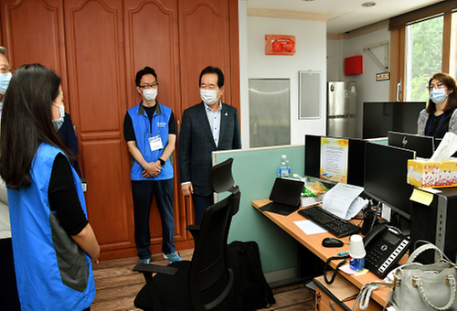 PM at COVID-19 treatment center