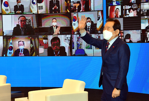 PM meets biz leaders
