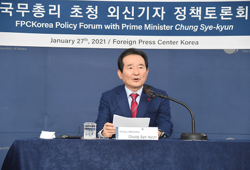 PM meets foreign press