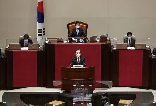 PM urges swift passage of 15 tln won extra budget plan