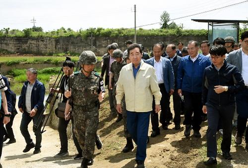 PM oversees quarantine measures against African swine fever