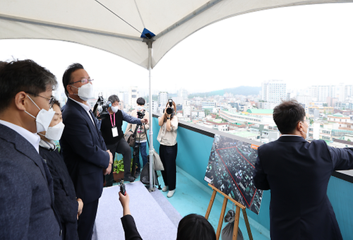 PM visits site for public housing