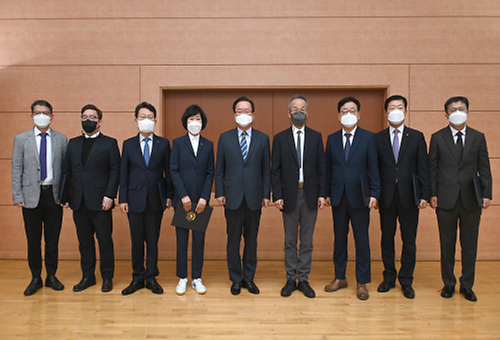 코로나19 일상회복지원위원회 위촉장 수여식