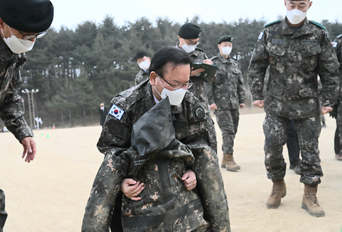 제1산악여단 방문