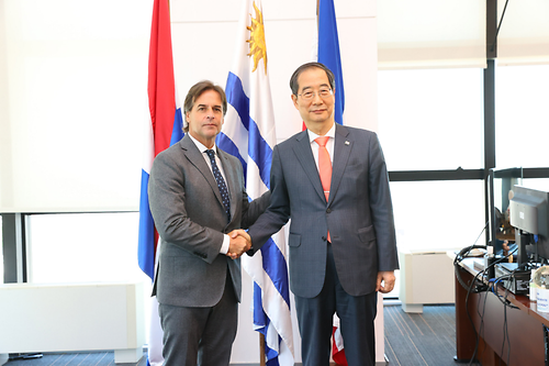 PM meets Uruguayan Presidant