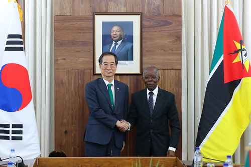 Korea-Mozambique PMs' meeting