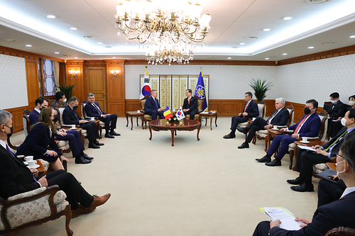 PM meets Romanian PM Nicolae Ciuca