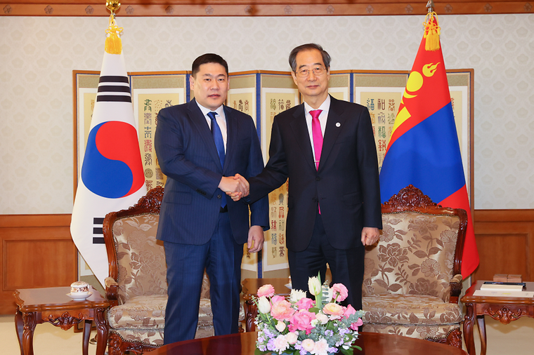 PM meets Mongolia PM Luvsannamsrai Oyun-Erdene