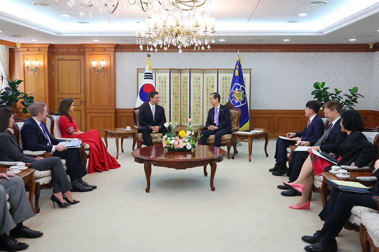 PM meets Governor of Florida