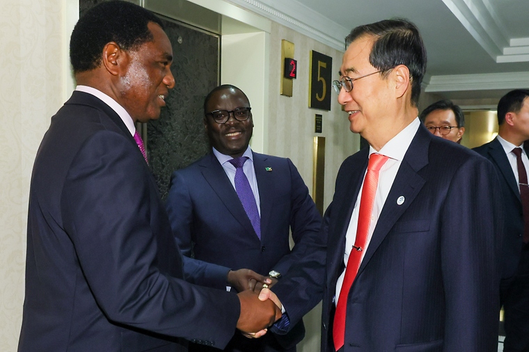 PM meets Zambian President in London