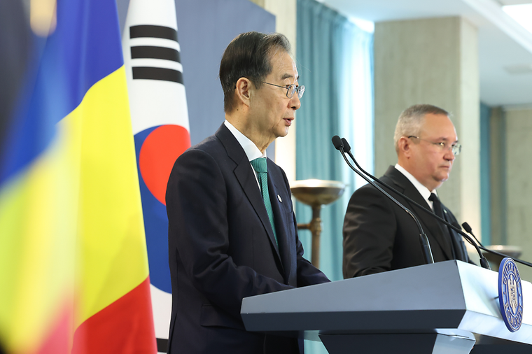 PM holds a joint news conference with Romanian PM