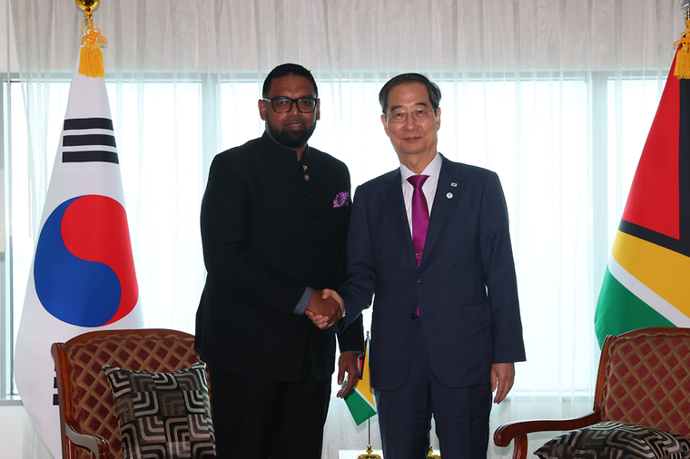 PM meets President of Guyana Irfaan Ali