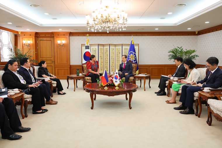 PM meets Filipino vice president