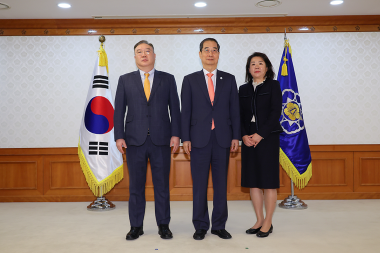 신임 규제개혁위원 위촉장 수여식