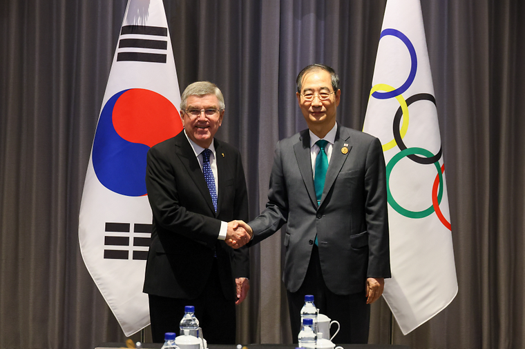 PM meets with IOC president