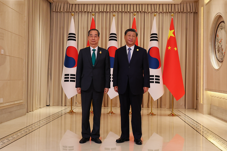 PM meets with Chinese President Xi Jinping