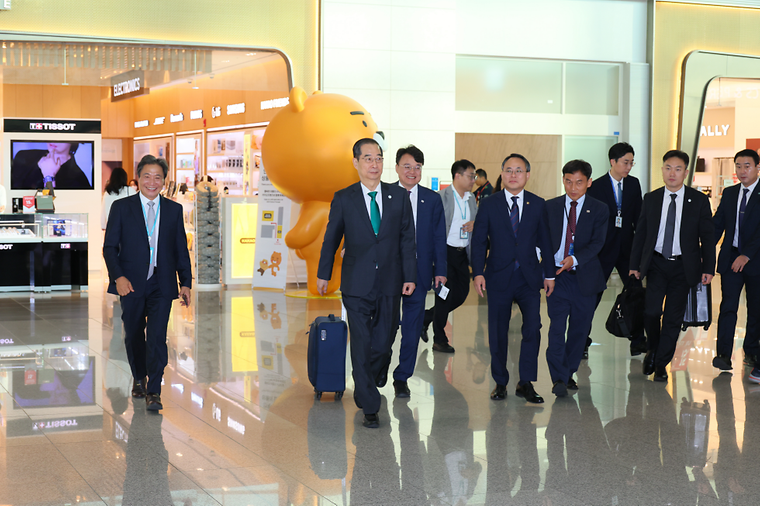 항저우 아시안게임 개회식 참석 출국