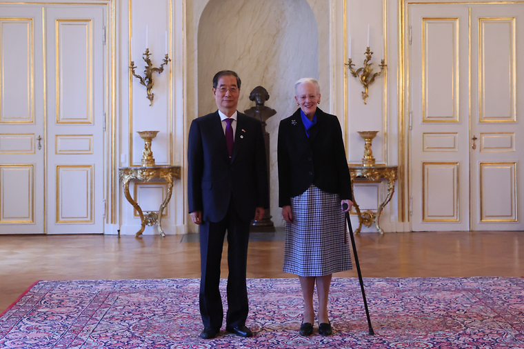 PM meets Danish queen