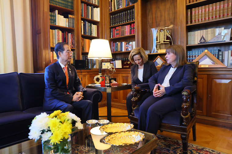 PM meets President of Greek