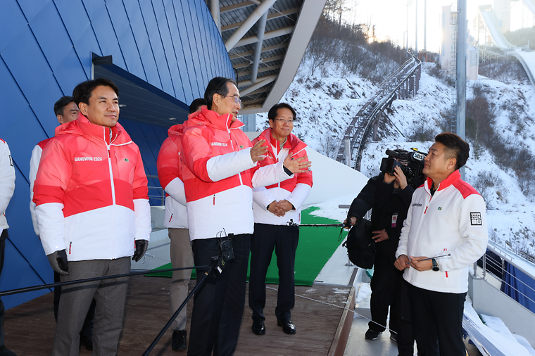 PM inspects prep for Gangwon Winter Youth Olympics