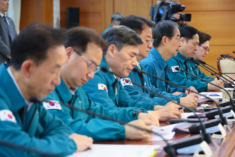 Meeting to Central Disaster and Safety Countermeasures Headquarters