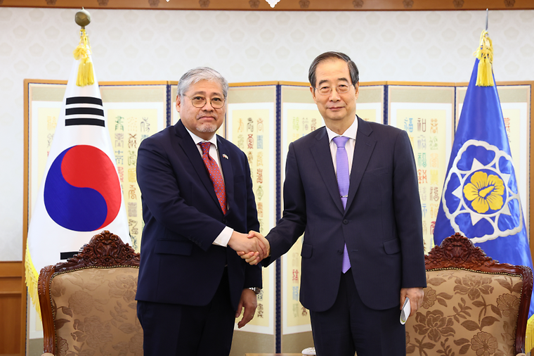 엔리케 마날로 필리핀 외교장관 접견