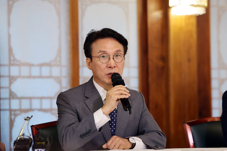 Ruling party-gov't meeting