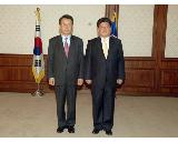 080305_한승수총리_김수환_청주교대총장_임명장수여